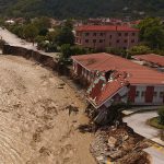 L’Uragano Mediterraneo lascia la Grecia in ginocchio: piogge alluvionali fino a 350mm, venti distruttivi e violente mareggiate. Morti, dispersi e devastazione [FOTO e VIDEO]