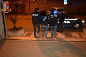 arresto Enna violenza disabile