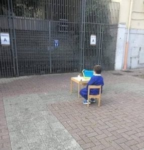 bambino scuola campania