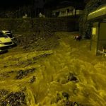 Maltempo Liguria, disastrosa frana a Casarza Ligure: strade invase da detriti e auto trascinate [FOTO]