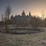 Un mondo sospeso, un castello fiabesco lasciato all’abbandono: il triste destino del maestoso castello Miranda in Belgio [FOTO]