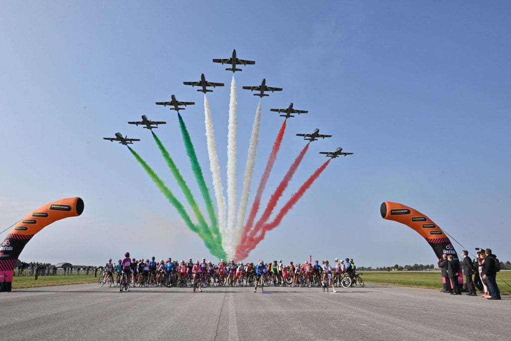 giro d'italia rivolto frecce tricolori