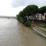 Maltempo, Liguria in ginocchio: 235mm di pioggia e vento a 150km/h, “Attenzione sui fiumi dell’Imperiese, ci aspettiamo una notte tribolata” [FOTO]