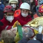Terremoto Turchia, la piccola Elif estratta viva dalle macerie: le commoventi immagini [FOTO e VIDEO]