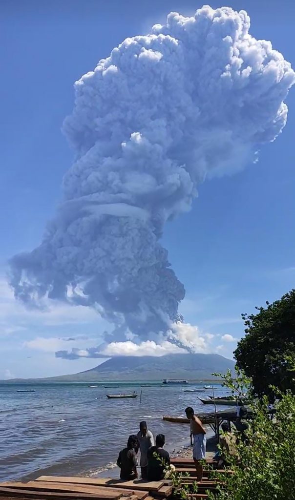 eruzione indonesia