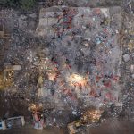 Si aggrava il bilancio delle vittime del terremoto nel Mar Egeo: 85 morti, 2 bimbe miracolosamente estratte viva dalle macerie [FOTO e VIDEO]
