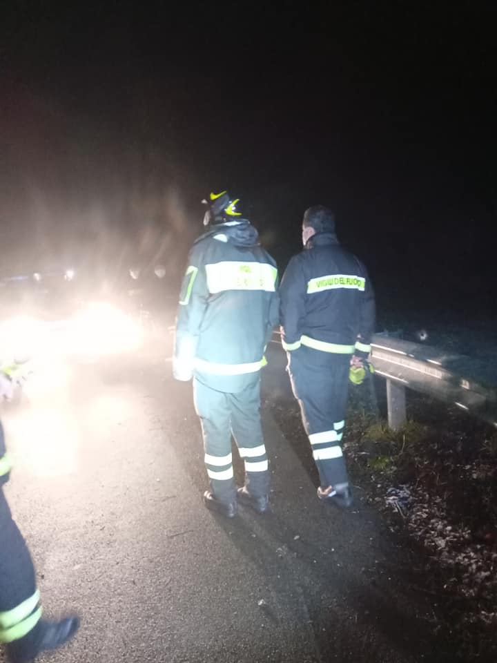 Maltempo frana strada Garfagnana isolati Fornovolasco San Pellegrinetto
