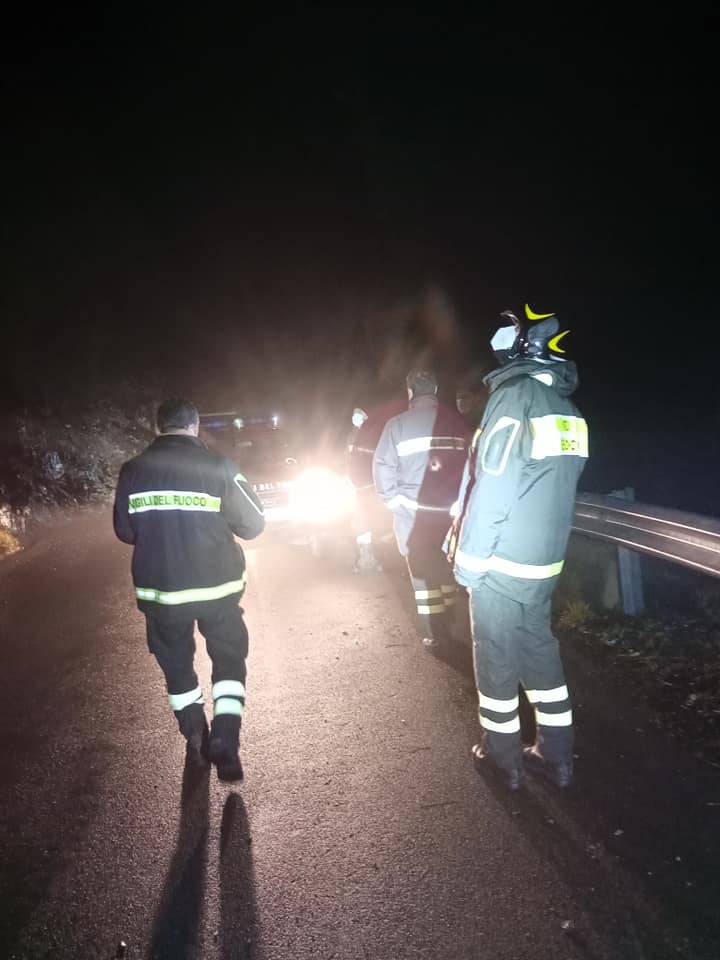 Maltempo frana strada Garfagnana isolati Fornovolasco San Pellegrinetto