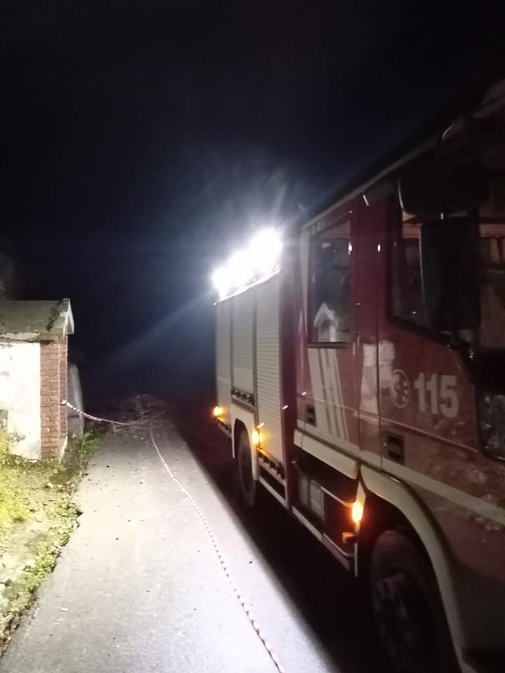 Maltempo frana strada Garfagnana isolati Fornovolasco San Pellegrinetto