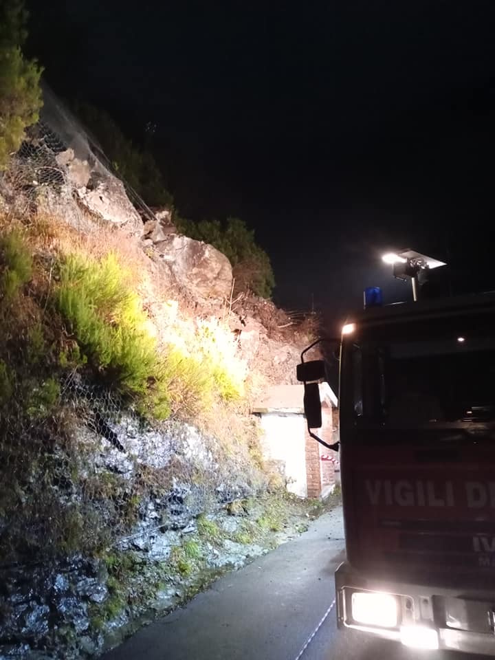 Maltempo frana strada Garfagnana isolati Fornovolasco San Pellegrinetto