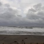 Maltempo Lazio, forte vento e mareggiata ad Ostia: cabine spazzate via, forti piogge sulla regione [FOTO e VIDEO]