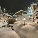Maltempo Lombardia, pioggia battente e nevicate in Valtellina: punte di 72mm, alto rischio valanghe [FOTO]