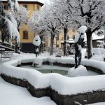 Maltempo, oltre 30cm di neve sull’Appennino modenese: spettacolari immagini da Sestola, in pianura neve mista a pioggia [FOTO]