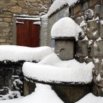 Maltempo, oltre 30cm di neve sull’Appennino modenese: spettacolari immagini da Sestola, in pianura neve mista a pioggia [FOTO]