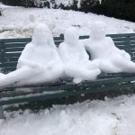“Insieme verso il domani”, a Milano una speciale scultura di neve per augurare a tutti un futuro luminoso [FOTO]