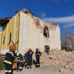 Terremoto Croazia: chiesa distrutta a Zazina, persone sotto le macerie. Italiani a Zagabria: “Shock estremo, si ballava come fossimo in una barca” [FOTO e VIDEO]