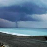 Maltempo in Calabria, tornado sulla locride: si è formato al largo di Siderno per poi abbattersi su Roccella [FOTO e VIDEO]