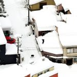 Nuova eccezionale nevicata investe il Giappone: caos sulle autostrade, 120 cm a Toyama [FOTO]