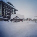 Meteo, quasi 3 metri di neve a Cervinia: 900 persone isolate per valanghe in Valle d’Aosta [FOTO]