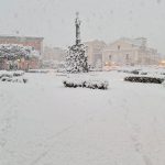 Meteo, mattinata gelida sull’Italia: 0°C a Roma, -7°C a L’Aquila e Siena. Lo spettacolo della neve sul Gargano [FOTOGALLERY]