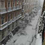 Maltempo, a Madrid la “nevicata del secolo”: capitale della Spagna sommersa da mezzo metro di neve [FOTO]