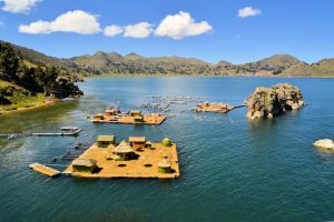 villaggio galleggiante titicaca