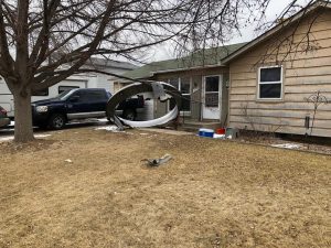 aereo detriti Broomfield atterraggio d'emergenza denver