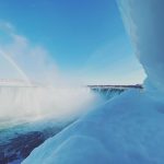 Ondata di freddo estremo in USA: il gelo trasforma le Cascate del Niagara in un maestoso spettacolo di ghiaccio [FOTO e VIDEO]