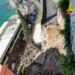 Paura ad Amalfi, frana sfiora le case: strada bloccata, evacuate 3 famiglie [FOTO e VIDEO]
