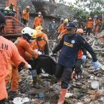 Disastrosa frana in Indonesia: morti e dispersi, si scava a mani nude in cerca di sopravvissuti [FOTO]