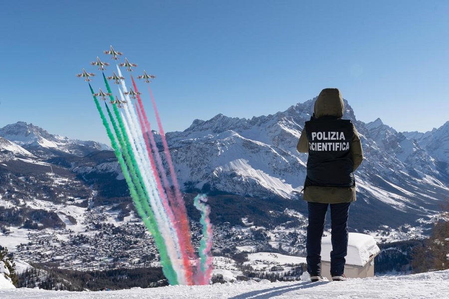 Frecce Tricolori nel cielo sopra Cortina d'Ampezzo