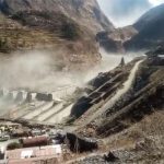 Crolla il ghiacciaio Nanda Devi sull’Himalaya e uno tsunami si abbatte sulla valle dell’Alaknanda: è il Vajont dell’India, almeno 150 tra morti e dispersi [FOTO e VIDEO]