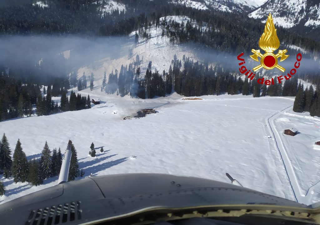 incendio azienda malga val visdende