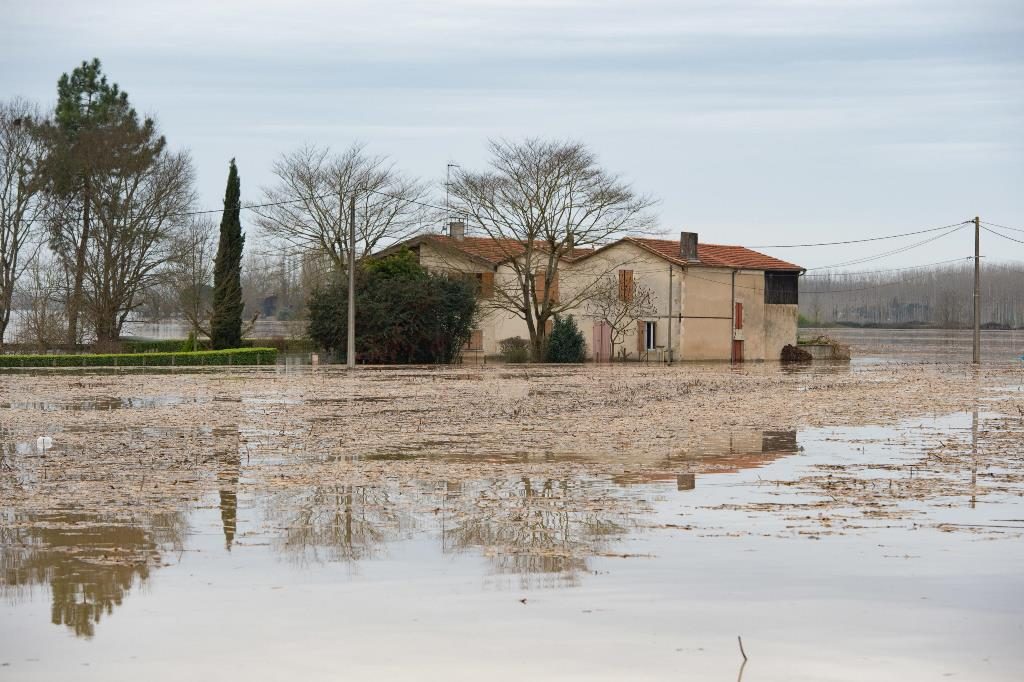 maltempo francia fiume garonna la reole