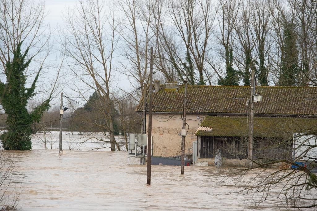 maltempo francia fiume garonna la reole