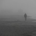 Insolito risveglio questa mattina sul litorale romano: Ostia immersa nella nebbia [FOTO]