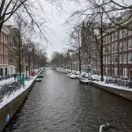 Maltempo, bufera di neve ad Amsterdam: la città è ricoperta di bianco [FOTO]