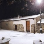 Maltempo Campania, zone interne del Sannio sepolte dalla neve: blizzard a Baselice nella notte, caduti oltre 40cm [FOTO e VIDEO]