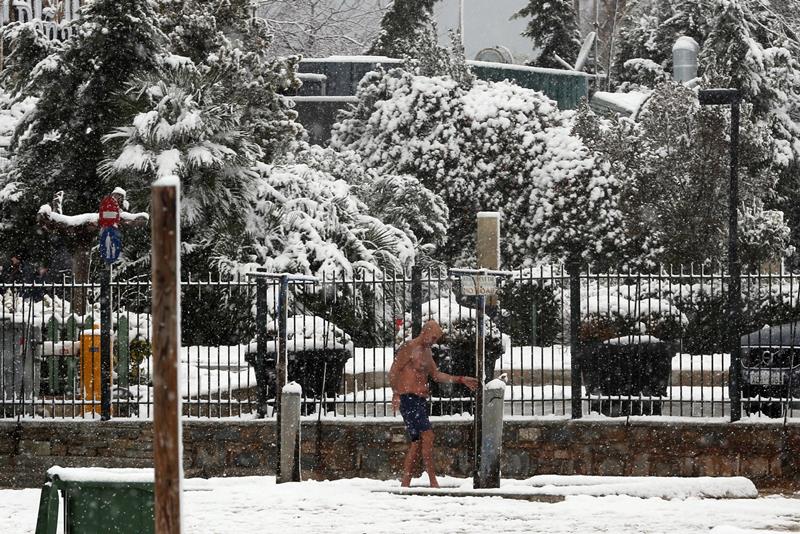 neve grecia atene