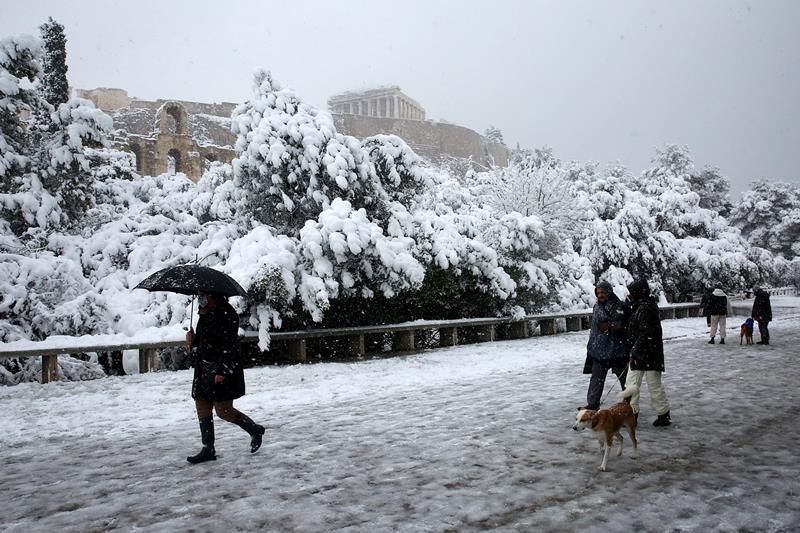 neve grecia atene