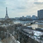 Maltempo, gelo e nevicate in Francia: -6°C in una Parigi imbiancata, disagi per il traffico e le scuole chiuse [FOTO]
