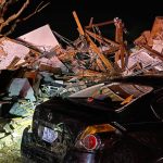 Meteo, devastante tornado in North Carolina: case sradicate dalle fondamenta e persone intrappolate sotto le macerie. Morti e feriti [FOTO]