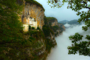 Madonna Della Corona