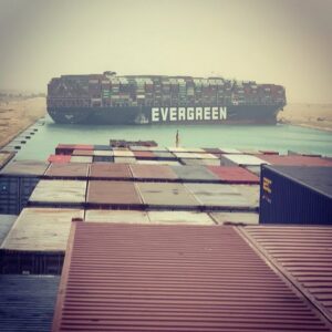 cargo arenato canale di Suez