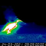 Eruzione Etna: cessata la fontana di lava, la nube eruttiva alta 4,5 km “si disperde in direzione Sud Est” [FOTO]