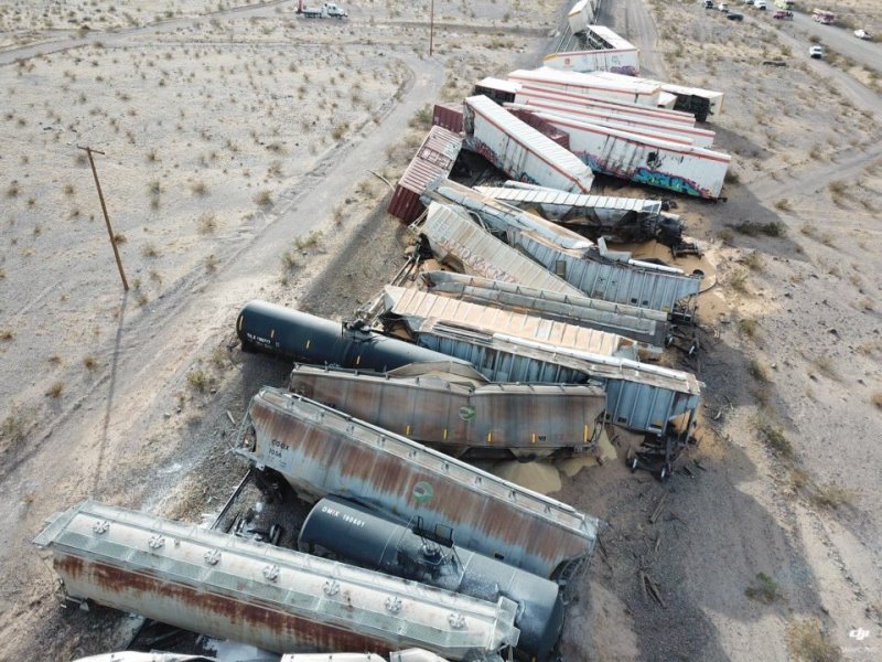 treno deraglia california