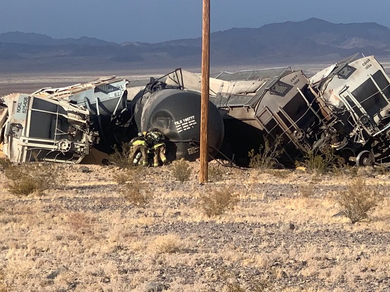 treno deraglia california