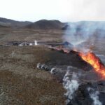 Eruzione Islanda, si aprono nuove fessure intorno al vulcano Fagradalsfjall: gli ultimi aggiornamenti [FOTO]
