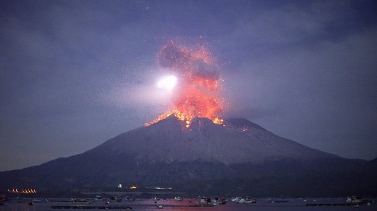 eruzione-vulcano-sakurajima-giappone-5.j