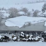 Maltempo Lombardia, torna la neve in Valtellina e Valchiavenna: crollo delle temperature, fitta nevicata a Livigno [FOTO e VIDEO]